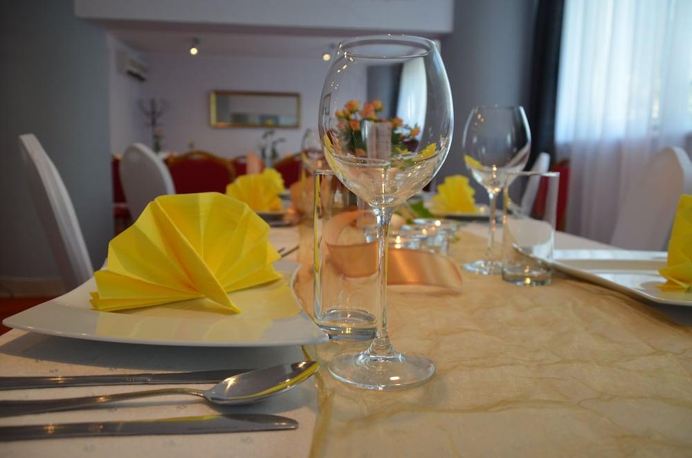 Hotel Gromada Poznan Ngoại thất bức ảnh